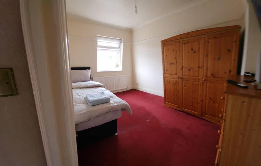 Cosy 4 Bed Home Edmonton Eksteriør billede